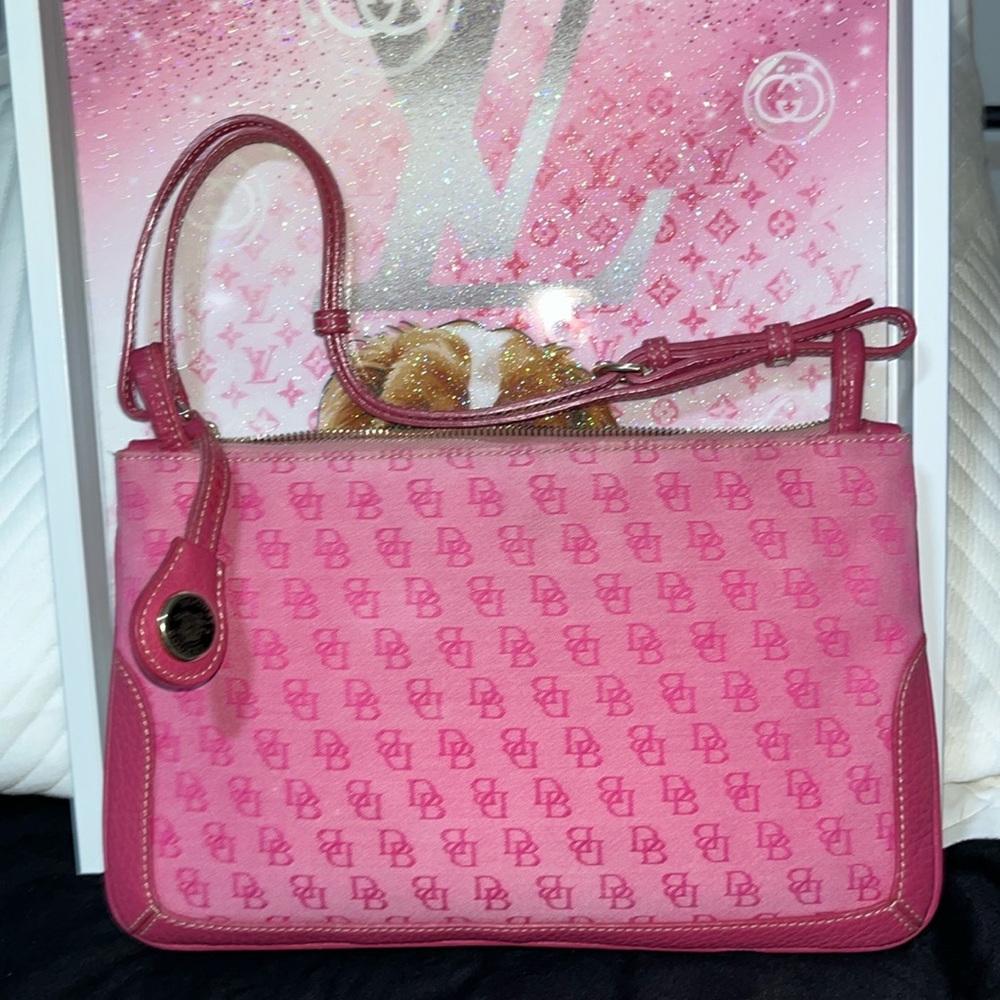 Dooney n Bourke shoulder